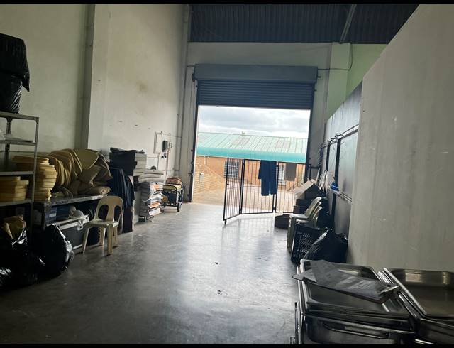 1,751M² WAREHOUSE FOR SALE IN WEST ACRES EXT 1
